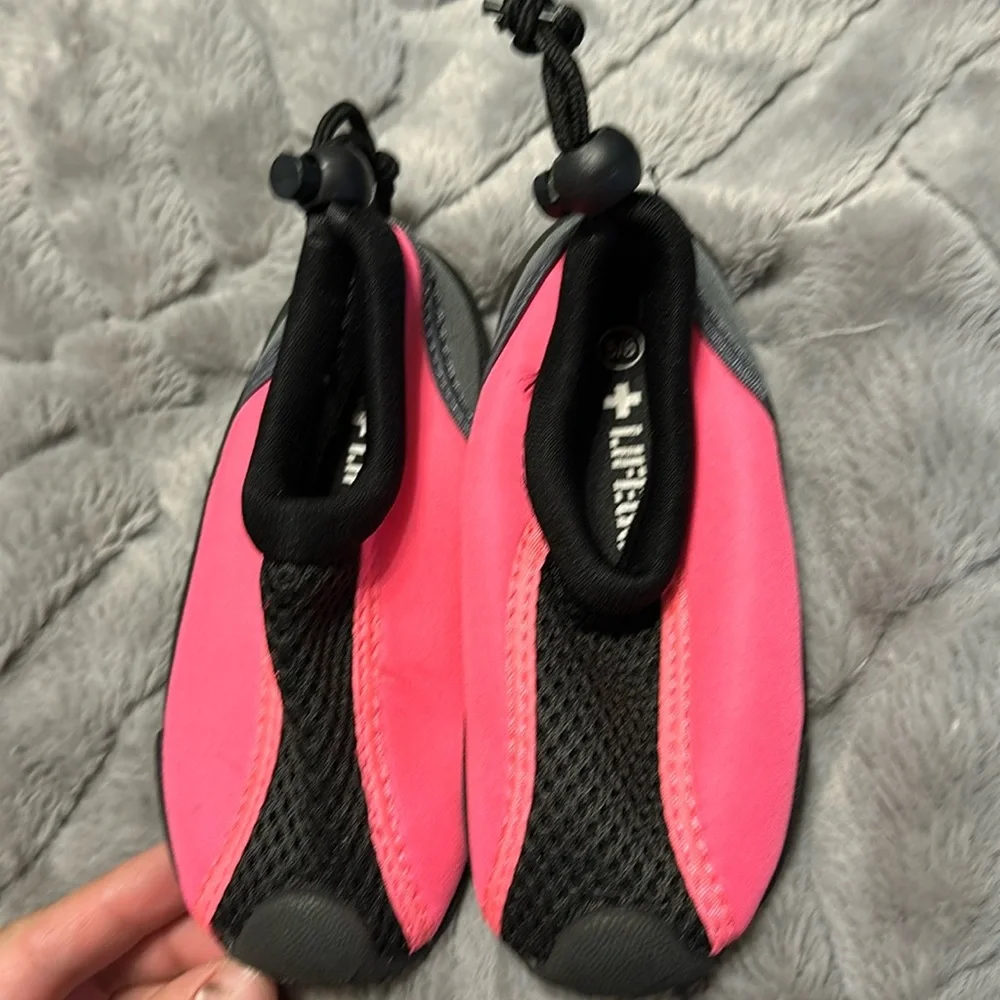 Lifeguard water shoes never worn size 5/6